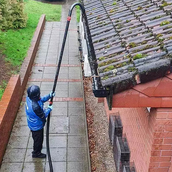 Gutter cleaning service for homes and buildings